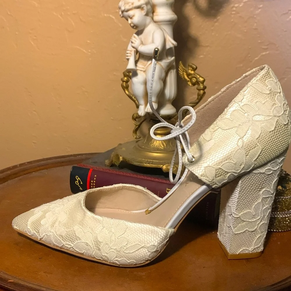 Shoes of Prey White Lace Heels.  Sz 8_2